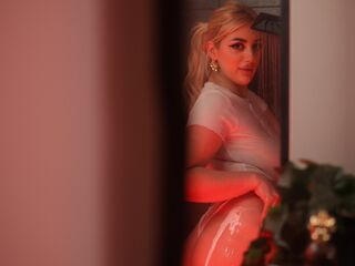 camgirl playing with sextoy PalomaOdette