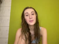 Hey jij... nieuwsgierig naar meer? Een 28-jarige geile moeder en alles behalve de standaard MILF. Klein en slank, maar 100% naturel... en ik hou ervan om bekeken te worden. Mijn spel is simpel: jou plagen tot je het niet meer houdt... laat mij je dag wat heter maken. In privéchat ga ik topless, wil je mij helemaal naakt zien en samen met mij spelen? Dan moet je naar VIP gaan.