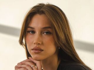 hot cam AmelinaBrauberg