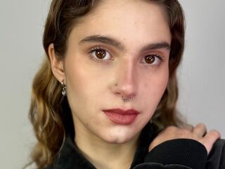 naughty camgirl fingering shaved pussy EvaEddie