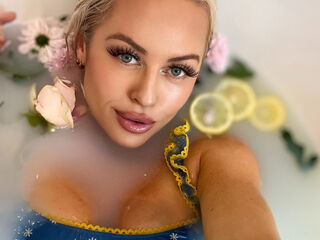 campicture IsabellaSaturn