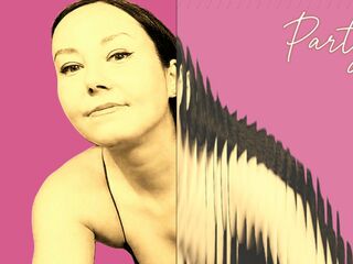 free live chatroom LucyLevatto