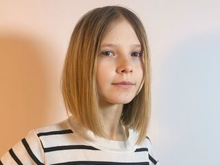 girl showing tits RosanaGabbard