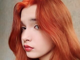 topless cam girl SiuFregeau