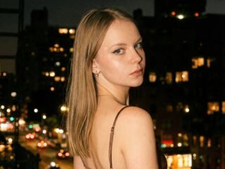 erotic cam SophiePeachy