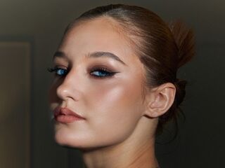 camgirl playing with dildo VerniaGrenon