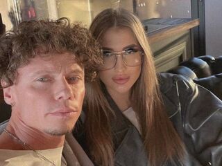 voyeur cam LeoAndAlice