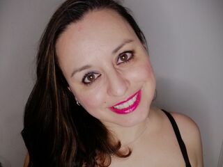 webcamgirl chatroom AdelaAlbaNatural