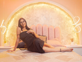 cam girl showing tits AishaCarpenter