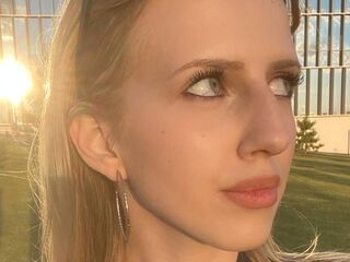 camslut topless AishaSpringstead