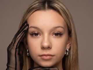 free nude webcam show AmandaRandolph