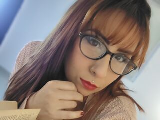 cam girl playing with dildo AmberFernandez