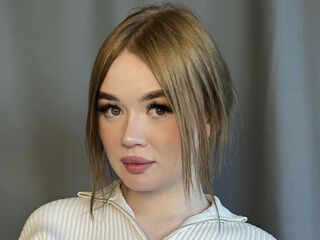 cam girl showing tits BevGreff