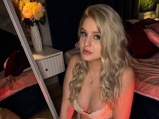 camslut topless BlondieVi