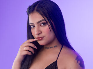 camgirl spreading pussy CarlaMilano