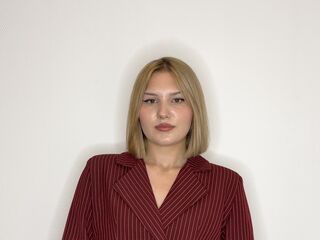 camslut showing pussy CatrinaKennelty