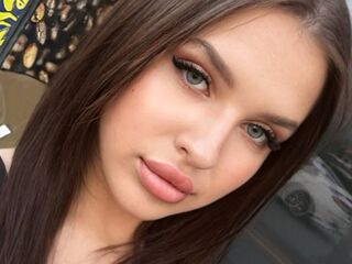 adultcam CoraLennox