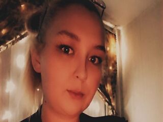 webcamgirl sexchat CrystalSins