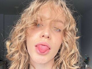 fingering DaniaGanis