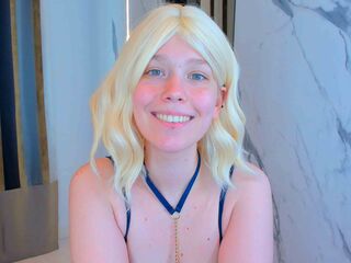 camgirl playing with sex toy DarelleEdge