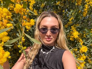 strip tease show DelaineClowerd