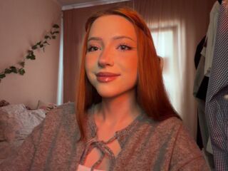 cam girl masturbating with sextoy DianniLinell