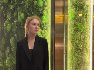 hot chatroom EdaNoreikaite