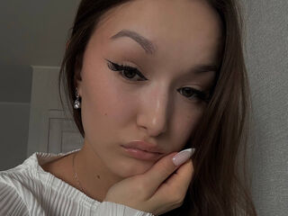 camgirl masturbating EdaScantling