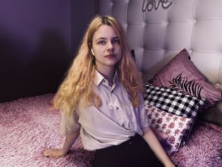 camgirl playing with sextoy EleanorCain