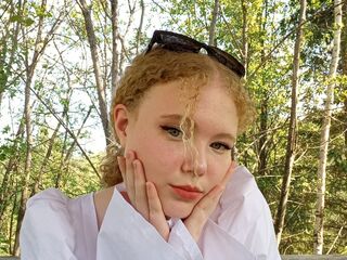 camgirl playing with vibrator EleneFarleigh