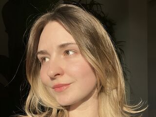 adult cam show EmaSchlotzhauer