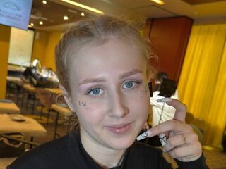 camwhore masturbating EmelinaKrider