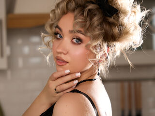 naked cam girl EvaSoftly