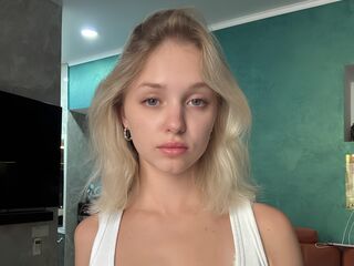 shaved pussy webcam EveMorrison