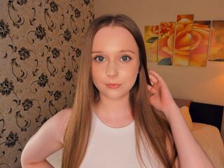 cam girl playing with vibrator HloeAustinn