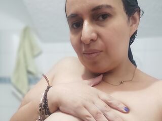 naked webcam girl fingering IbannaBely