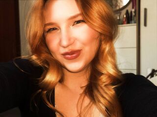 webcam babe JenetteFolson