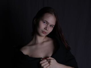 camgirl playing with dildo JesseniaLitt