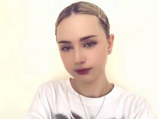 naughty cam girl masturbating JudithHaverstock