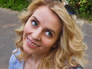 camgirl masturbating with vibrator JulietteKramer