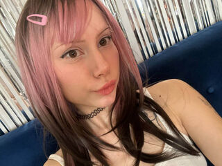 camgirl masturbating with sextoy KayaSnowy