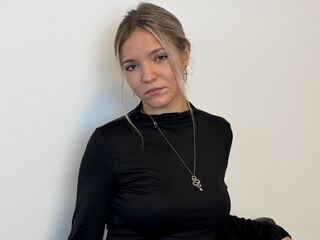 nude webcamgirl picture KeiraTullier
