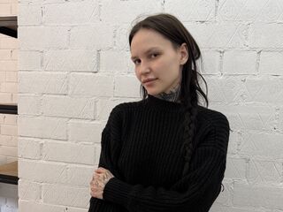 cam girl masturbating with vibrator KeniaTucholski