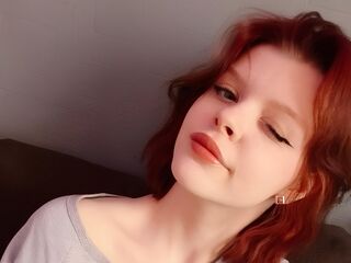 girl webcam KiraCurt