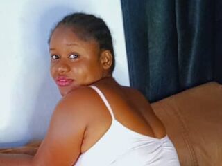 topless camgirl KiraDon