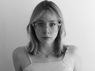 beautiful camgirl LanaAmster