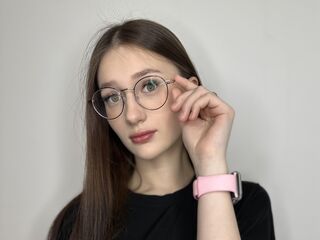 fingering girl LatriciaSuet