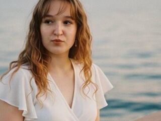 hot cam girl masturbating with vibrator LaureenHosfeld