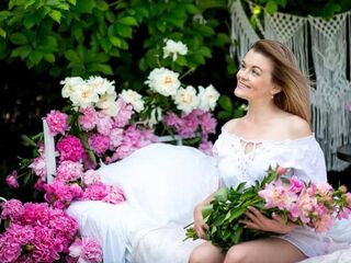 camgirl playing with sex toy LeaNicole