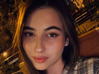 cam slut LeiaFrost